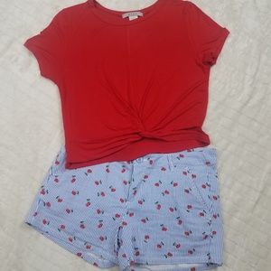 GAZE Slightly Cropped Twist Top Sz S